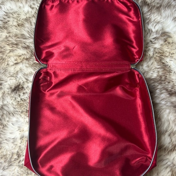 Velvety Red Estée Lauder Cosmetic Case Large, Handle, Bow, Gold Accented Zipper - Picture 9 of 16